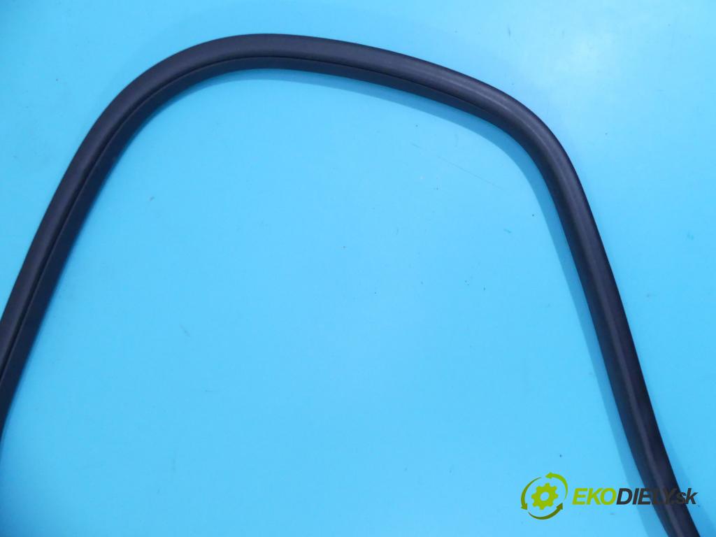 Land rover Discovery Sport 2014-2019 L550 2.0 td 150 hp manual 110 kW 1999 cm3 5- Těsnění: dveře zadní pravé FK72-253A10-A (Ostatní)