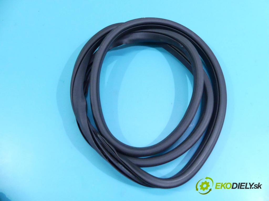 Land rover Discovery Sport 2014-2019 L550 2.0 td 150 hp manual 110 kW 1999 cm3 5- Těsnění: dveře zadní levé  (Ostatní)