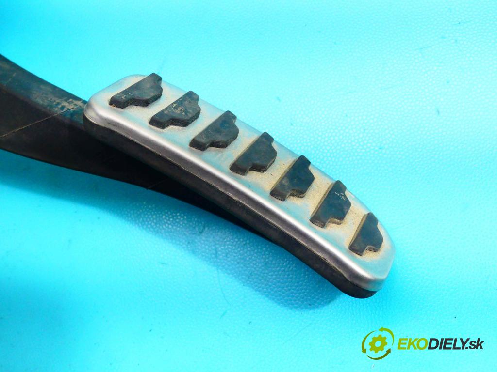 Land rover Discovery Sport 2014-2019 L550 2.0 td 150 HP manual 110 kW 1999 cm3 5- pedále GK7M-9F836-CA (Pedále)