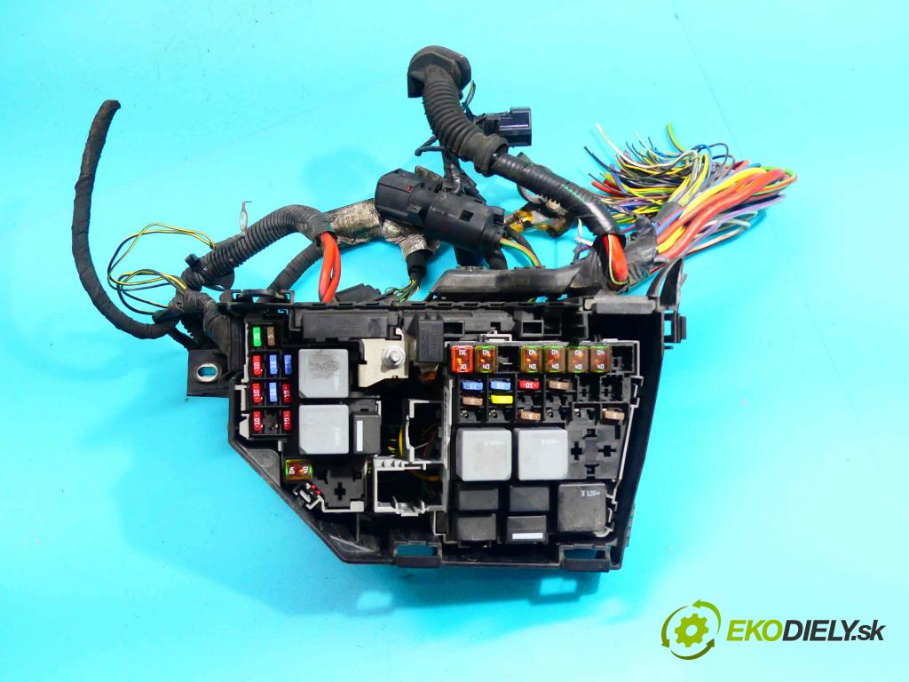 Land rover Discovery Sport 2014-2019 L550 2.0 td 150 hp manual 110 kW 1999 cm3 5- skříňka pojistková HK72-14A076-BB (Pojistkové skříňky)