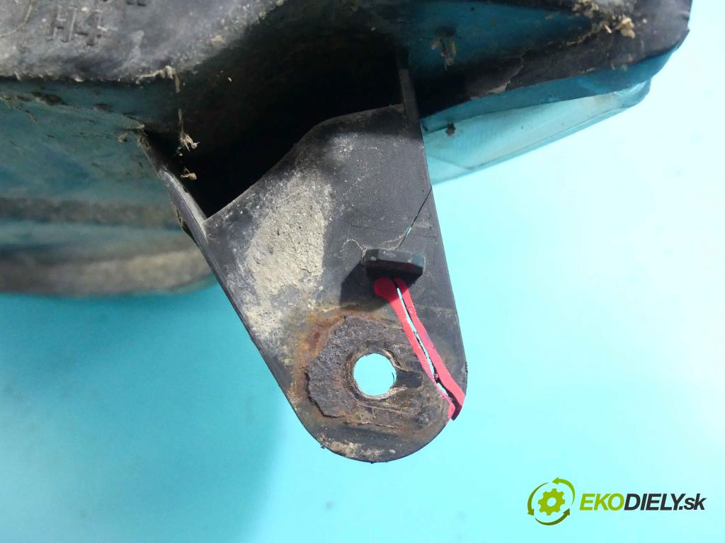 Peugeot Partner I 1996-2008 2.0 hdi 90 HP manual 66 kW 1997 cm3 5- Reflektor: pravý  (Pravé)