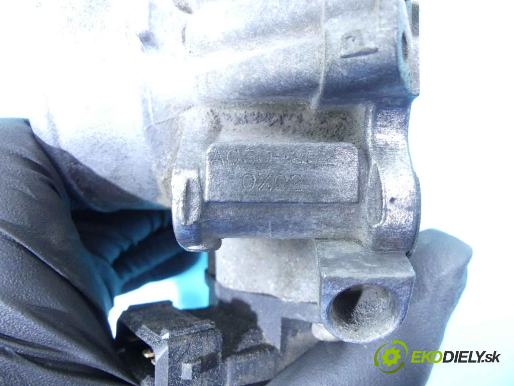 Mitsubishi Carisma 1.6 16v 103 HP manual 76 kW 1597 cm3 5- klapka  (Škrtiace klapky)