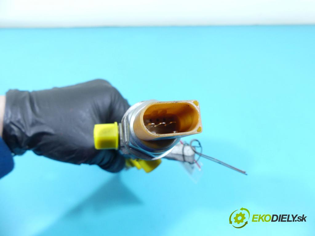 Audi Q5 2008-2016 2.0 tdi 170 HP automatic 125 kW 1968 cm3 5- lišta vstrekovacia 03L130089Q (Vstrekovacie lišty)