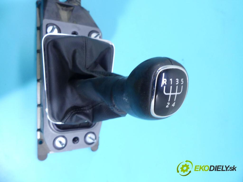 Skoda Rapid 2012-2019 1.4 tdi 90 HP manual 66 kW 1422 cm3 5- Páka: Změny: stupeň,rýchlosť 6RA711049D (Rýchlostné páky / kulisy)