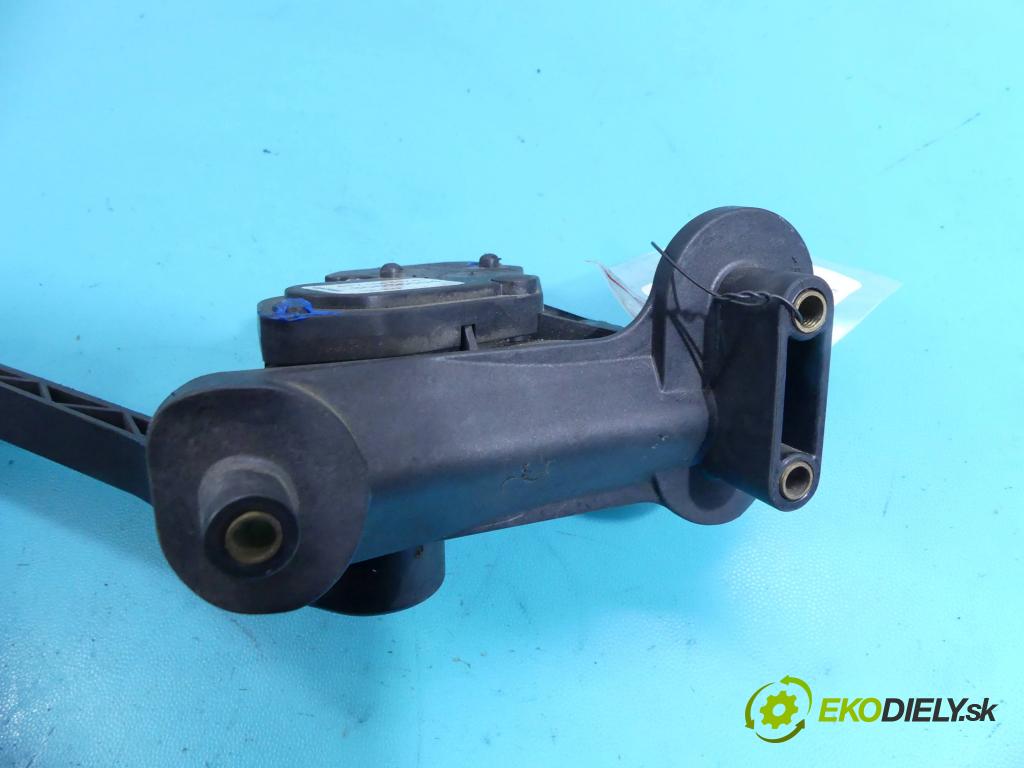 Volvo S80 I 1998-2006 2.5 tdi 140 HP automatic 103 kW 2461 cm3 4- pedále 30636004 (Pedále)