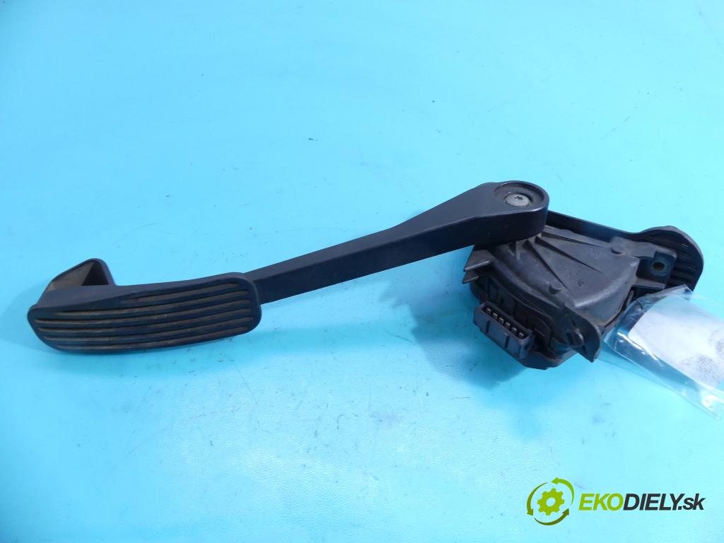 Volvo S80 I 1998-2006 2.5 tdi 140 HP automatic 103 kW 2461 cm3 4- pedále 30636004 (Pedále)