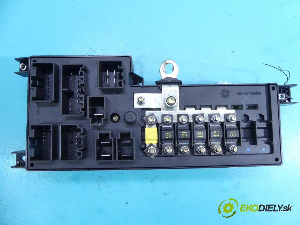 Volvo S80 I 1998-2006 2.5 tdi 140 hp automatic 103 kW 2461 cm3 4- skříňka pojistková 518323001 (Pojistkové skříňky)