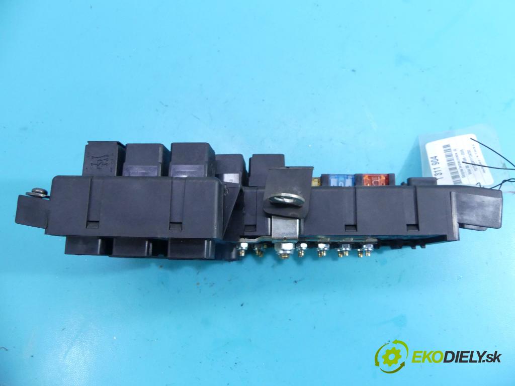 Volvo S80 I 1998-2006 2.5 tdi 140 hp automatic 103 kW 2461 cm3 4- skříňka pojistková 518323001 (Pojistkové skříňky)