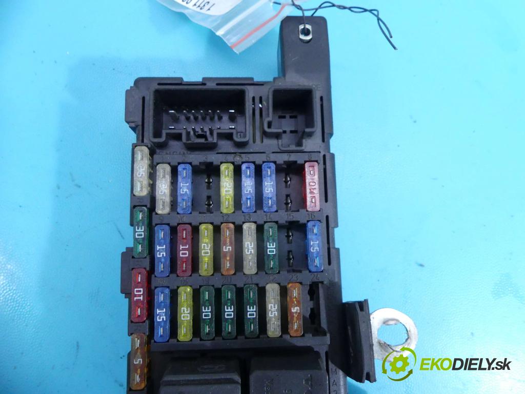 Volvo S80 I 1998-2006 2.5 tdi 140 hp automatic 103 kW 2461 cm3 4- skříňka pojistková 518323001 (Pojistkové skříňky)