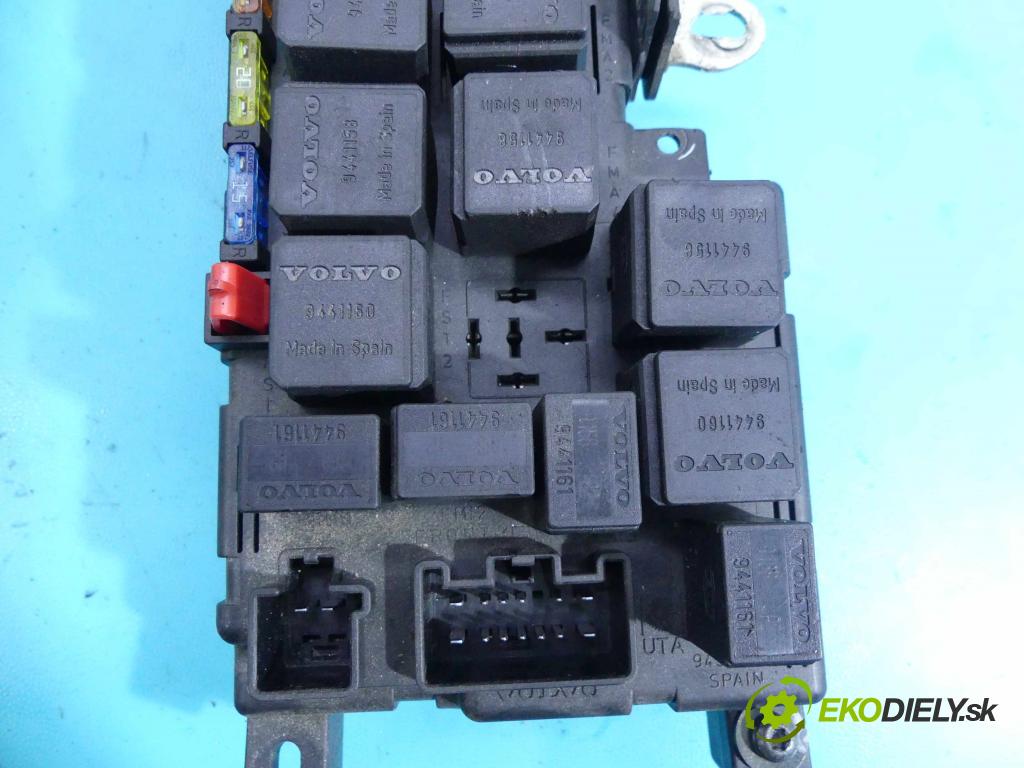 Volvo S80 I 1998-2006 2.5 tdi 140 hp automatic 103 kW 2461 cm3 4- skříňka pojistková 518323001 (Pojistkové skříňky)