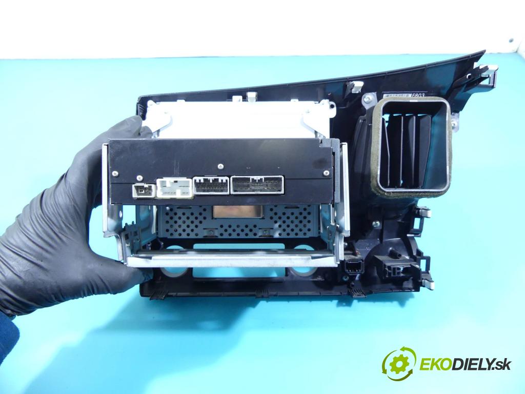 Honda Civic VIII 2006-2011 1.8 16V 140 HP automatic 103 kW 1799 cm3 4- Radio originál 39100-SNA-G231-M1