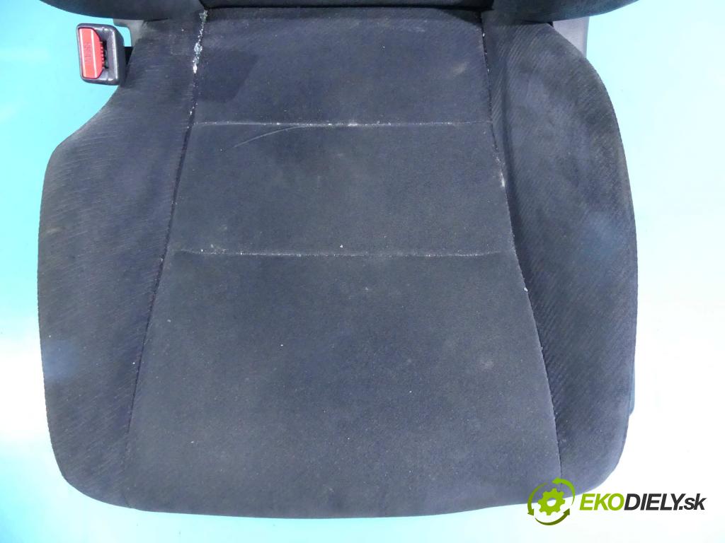 Honda Civic VIII 2006-2011 1.8 16V 140 hp automatic 103 kW 1799 cm3 4- Sedadlo levý  (Sedačky, sedadla)