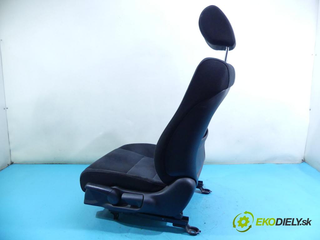 Honda Civic VIII 2006-2011 1.8 16V 140 hp automatic 103 kW 1799 cm3 4- Sedadlo levý  (Sedačky, sedadla)