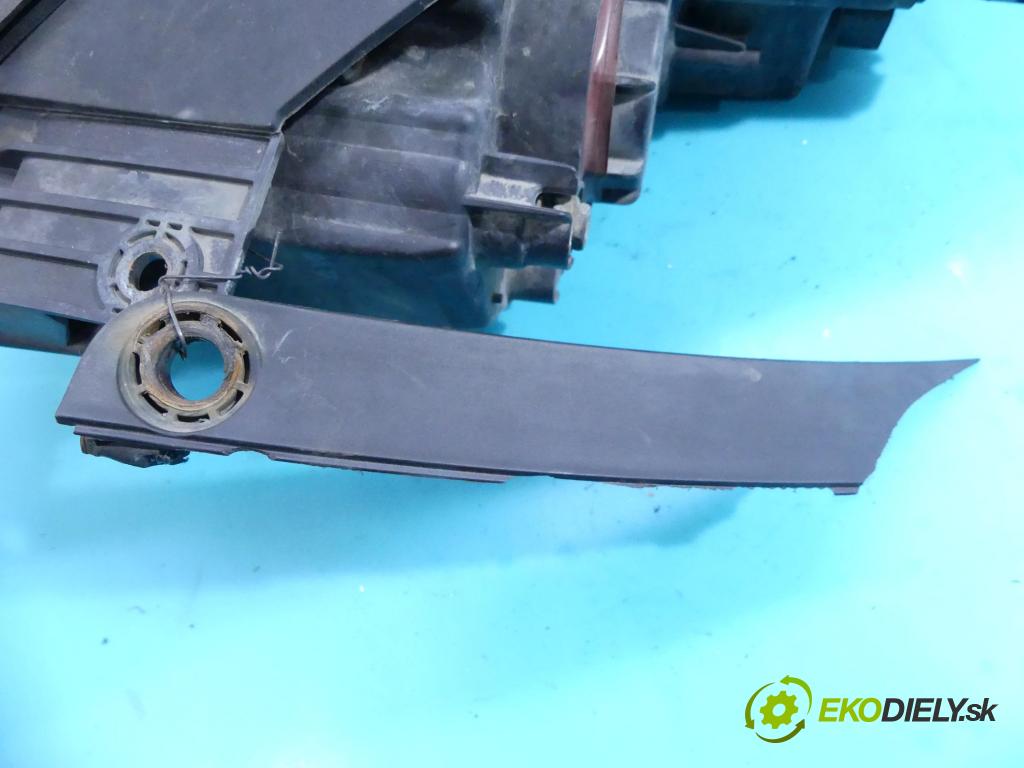 Hyundai Ix35 2.0 16v 163 HP manual 120 kW 1998 cm3 5- Reflektor: pravý 92102-2Y (Pravé)