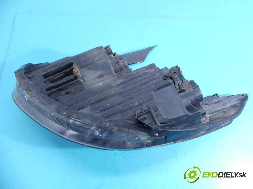 Hyundai Ix35 2.0 16v 163 HP manual 120 kW 1998 cm3 5- Reflektor: pravý 92102-2Y (Pravé)