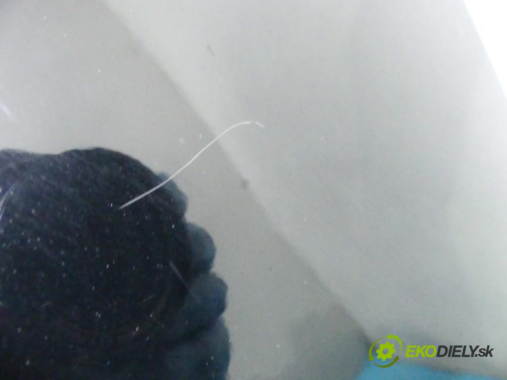 Hyundai Ix35 2.0 16v 163 HP manual 120 kW 1998 cm3 5- nárazník zadné  (Kľučka dverí ostatné)