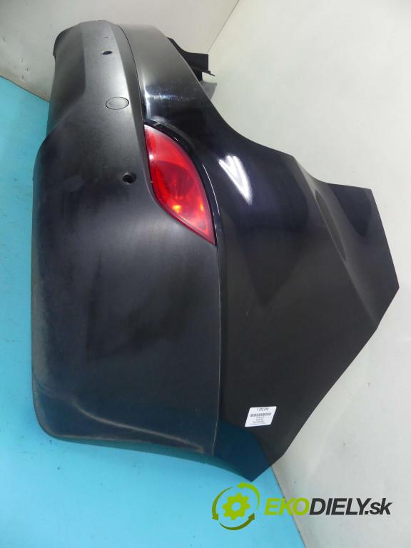 Hyundai Ix35 2.0 16v 163 HP manual 120 kW 1998 cm3 5- nárazník zadné  (Kľučka dverí ostatné)