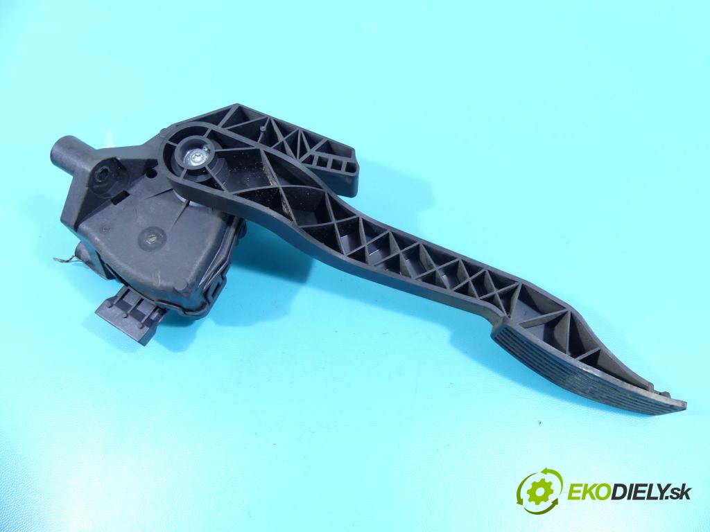 Opel Corsa C 2000-2006 1.7 dti 65 HP manual 48 kW 1686 cm3 3- pedále 9129423CL (Pedále)