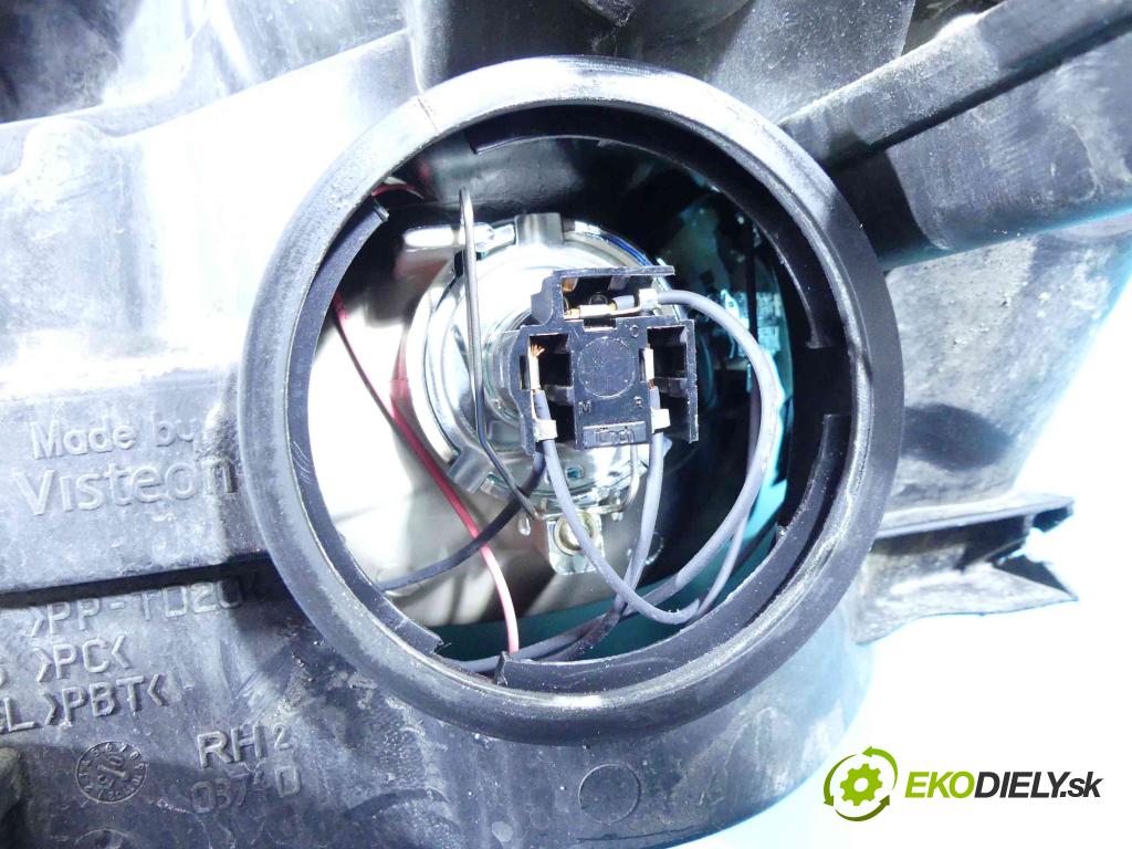 Ford Fiesta Mk6 2002-2008 1.3 69KM manual 51 kW 1299 cm3 3- Reflektor: pravý  (Pravé)