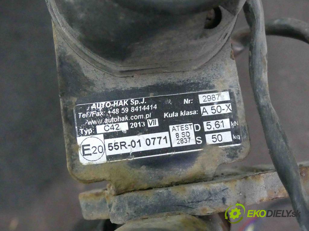 Ford Fiesta Mk6 2002-2008 1.3 69KM manual 51 kW 1299 cm3 3- Hák: vlečení:  (Ťažné zariadenia)