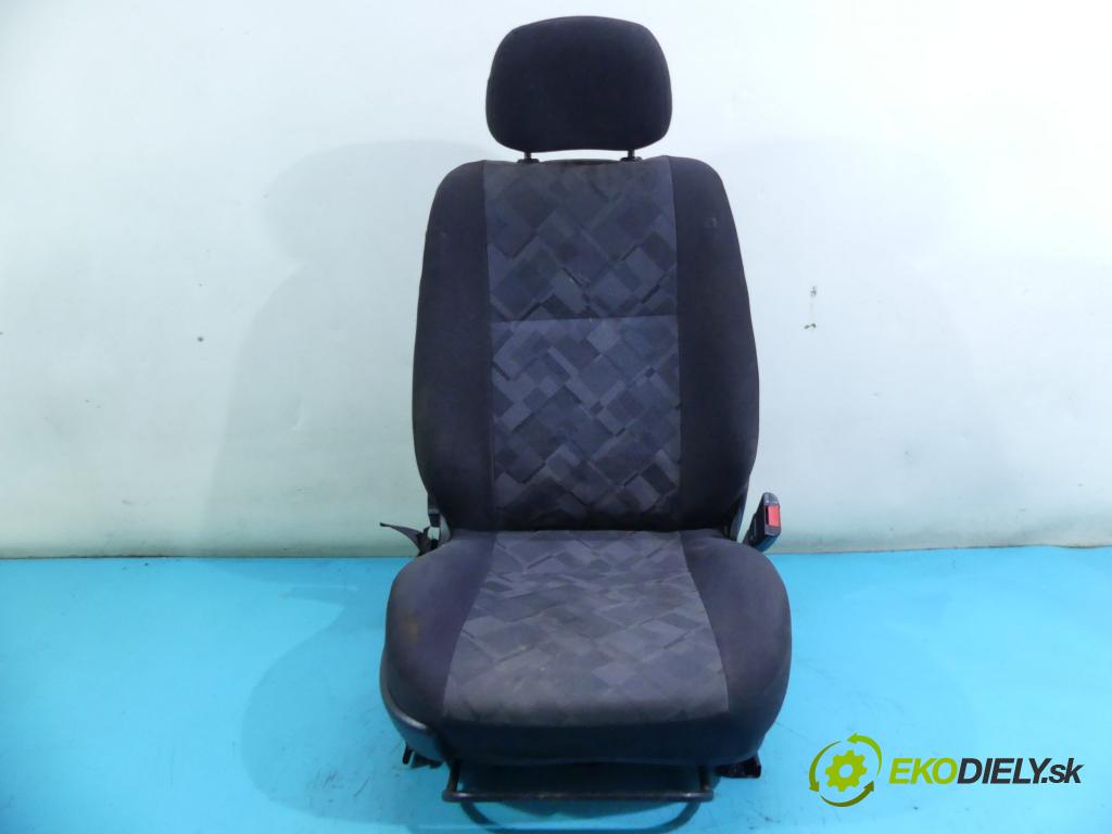 Opel Astra II 1998-2009 1.6 16v 101 HP manual 74 kW 1598 cm3 5- Sedačka pravý  (Sedačky, sedadlá)