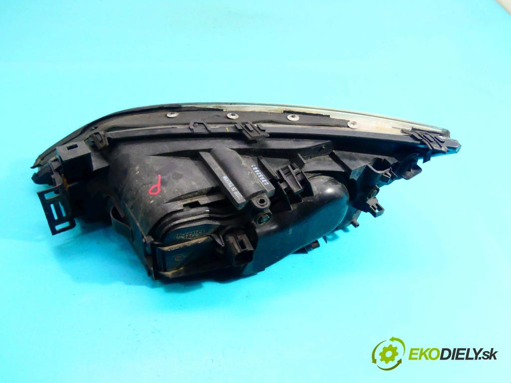 Ford Mondeo Mk3 2000-2007 1.8 16v 125 HP manual 92 kW 1798 cm3 5- Reflektor: pravý  (Pravé)