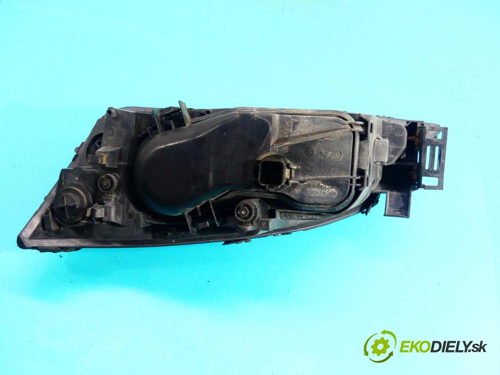 Ford Mondeo Mk3 2000-2007 1.8 16v 125 HP manual 92 kW 1798 cm3 5- Reflektor: pravý  (Pravé)