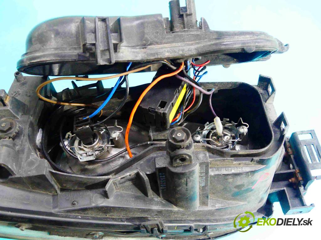 Ford Mondeo Mk3 2000-2007 1.8 16v 125 HP manual 92 kW 1798 cm3 5- Reflektor: pravý  (Pravé)