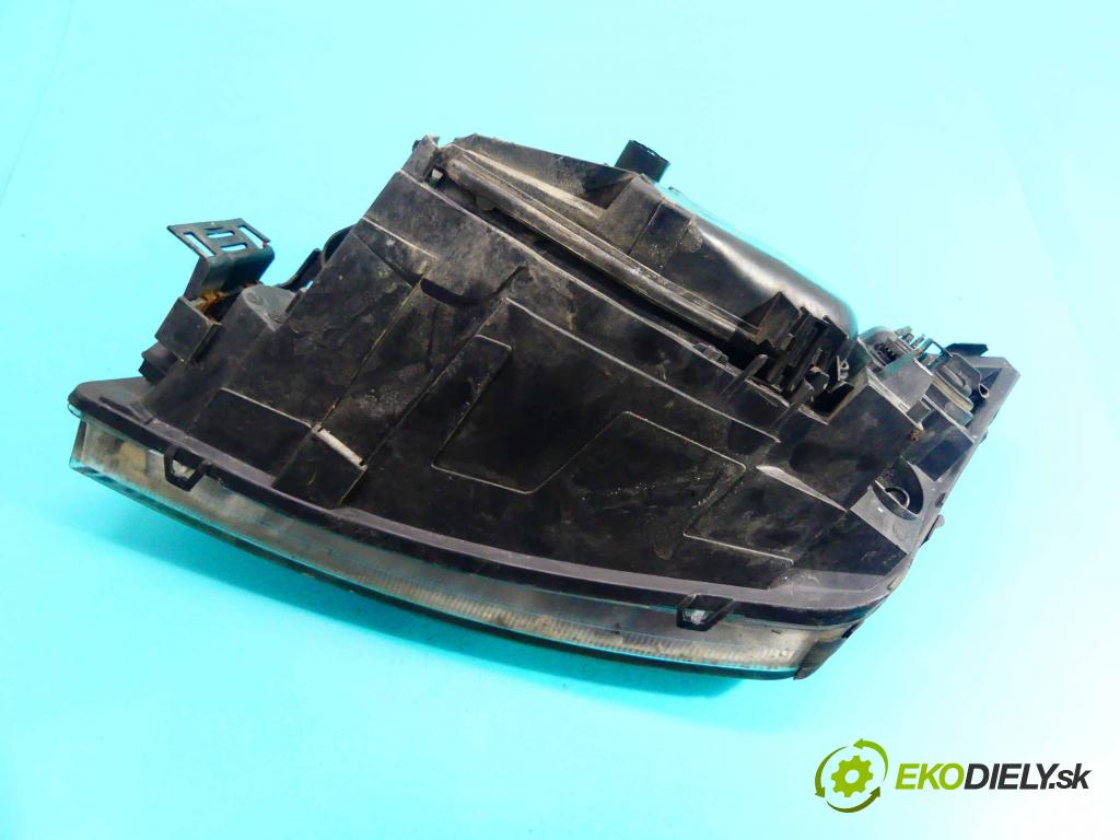 Ford Mondeo Mk3 2000-2007 1.8 16v 125 HP manual 92 kW 1798 cm3 5- Reflektor: pravý  (Pravé)