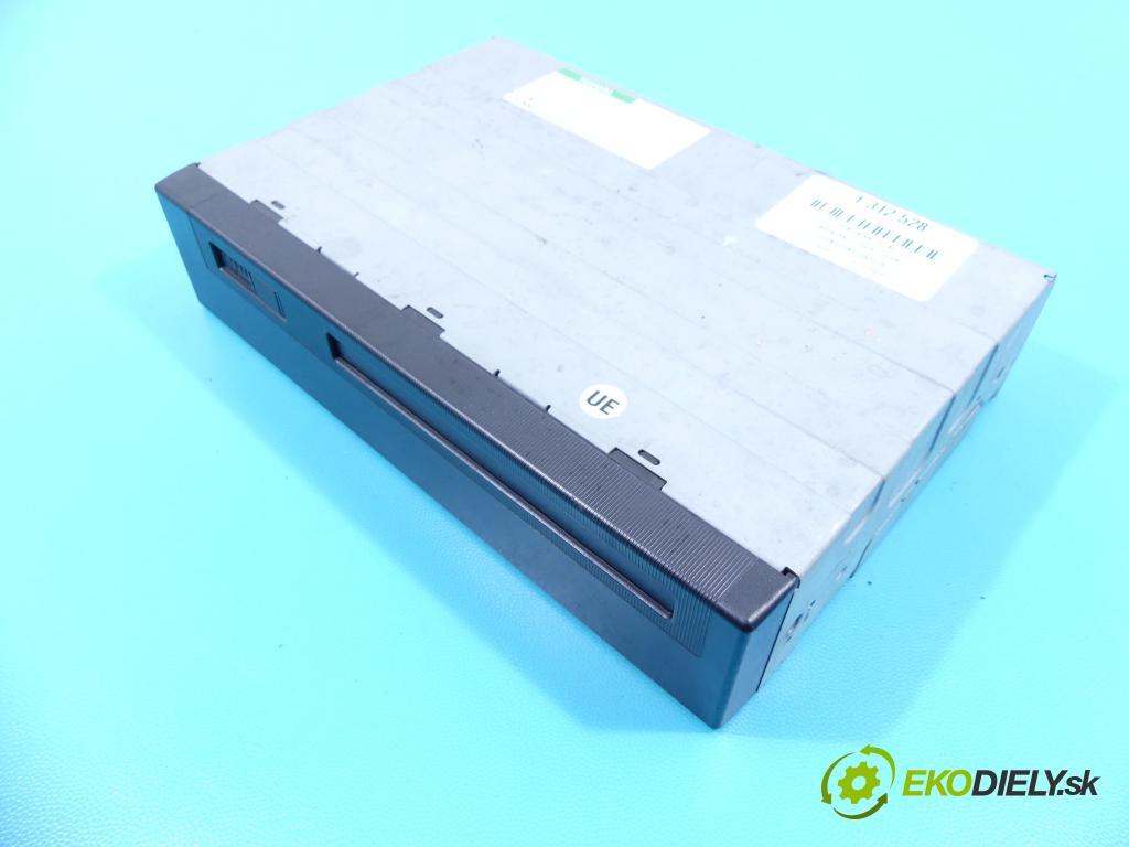 Lexus RX II 2003-2008 3.3 V6 232KM automatic 171 kW 3302 cm3 5- Menič: cd 86841-50090 (CD meniče)