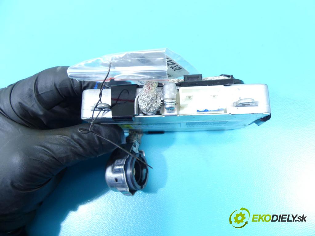 Lexus RX II 2003-2008 3.3 V6 232KM automatic 171 kW 3302 cm3 5- střídač: xenon 85967-51010 (Riadiace jednotky xenónu)