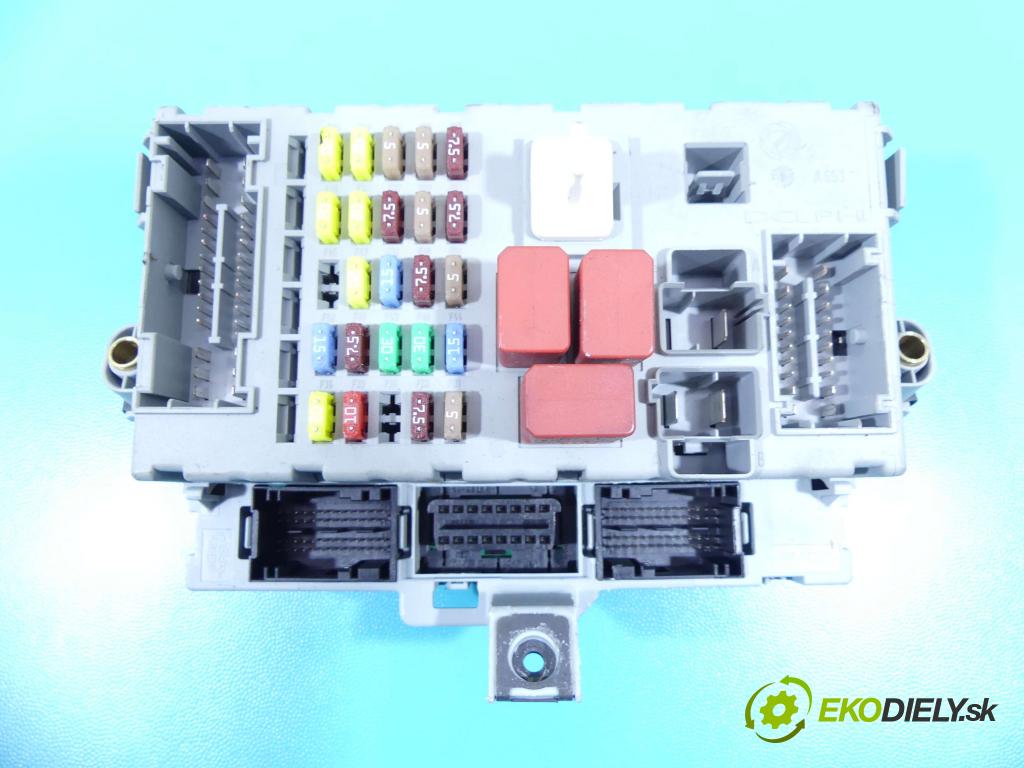 Fiat Bravo II 2007-2014 1.6 jtd 105 hp manual 77 kW 1598 cm3 5- skříňka pojistková 51829178 (Pojistkové skříňky)