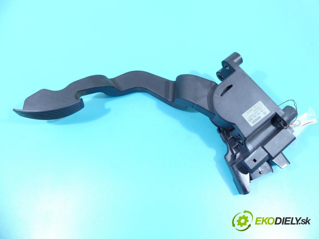 Fiat Bravo II 2007-2014 1.6 jtd 105 HP manual 77 kW 1598 cm3 5- pedále 0280755052 (Pedále)