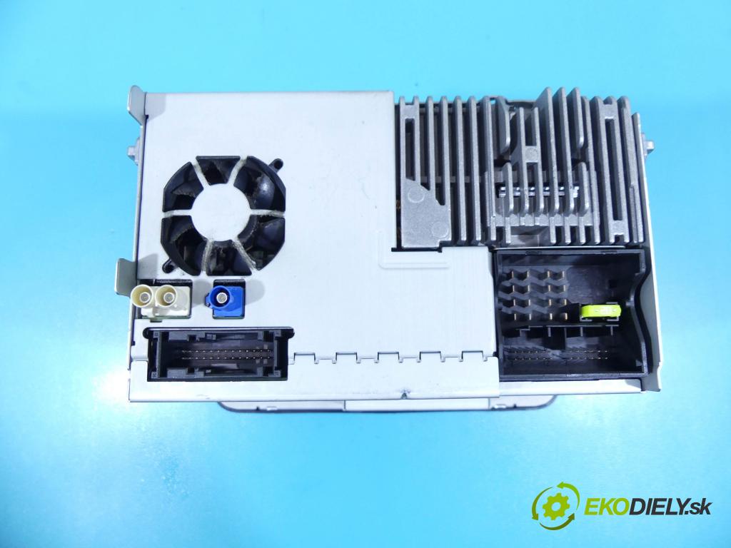 Skoda Superb II 2008-2015 2.0 tdi 140 HP automatic 103 kW 1968 cm3 4- Radio originál 3T0035681C