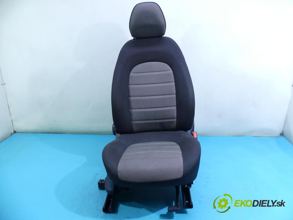 Fiat Bravo II 2007-2014 1.6 jtd 105 HP manual 77 kW 1598 cm3 5- Sedačka pravý  (Sedačky, sedadlá)