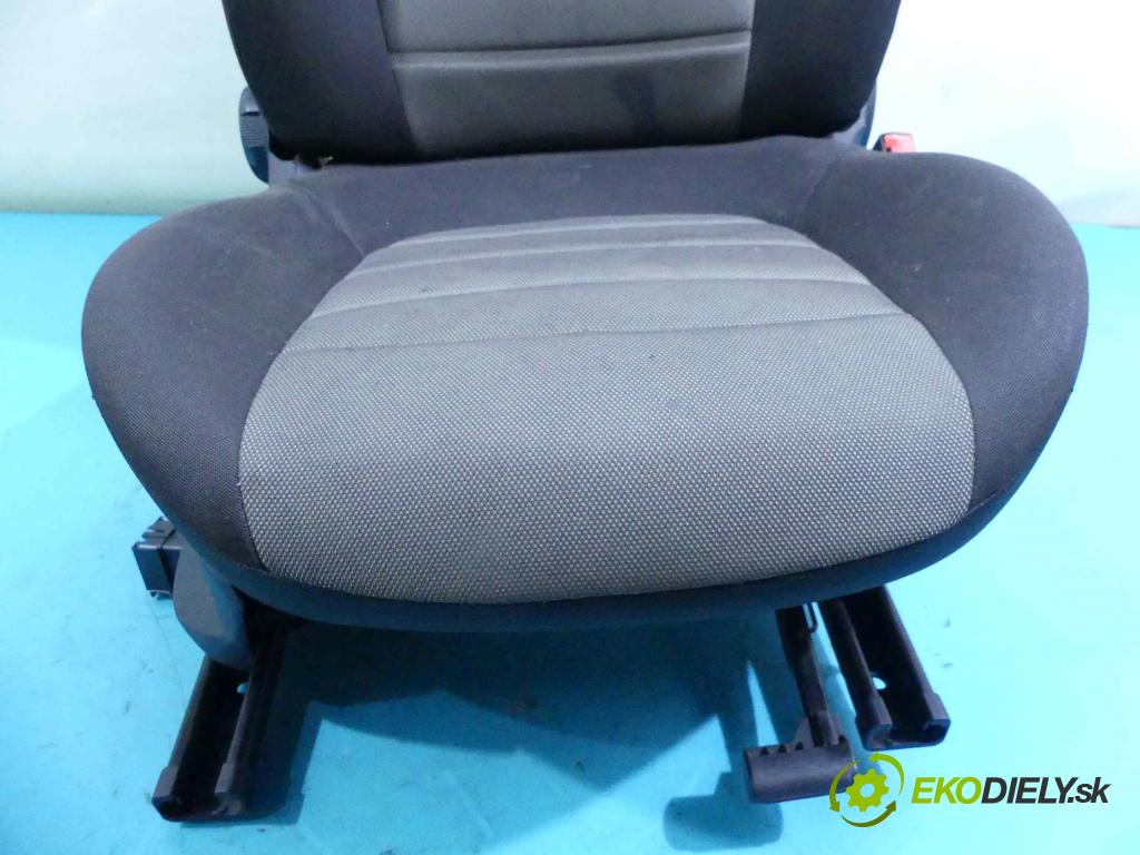 Fiat Bravo II 2007-2014 1.6 jtd 105 HP manual 77 kW 1598 cm3 5- Sedačka pravý  (Sedačky, sedadlá)