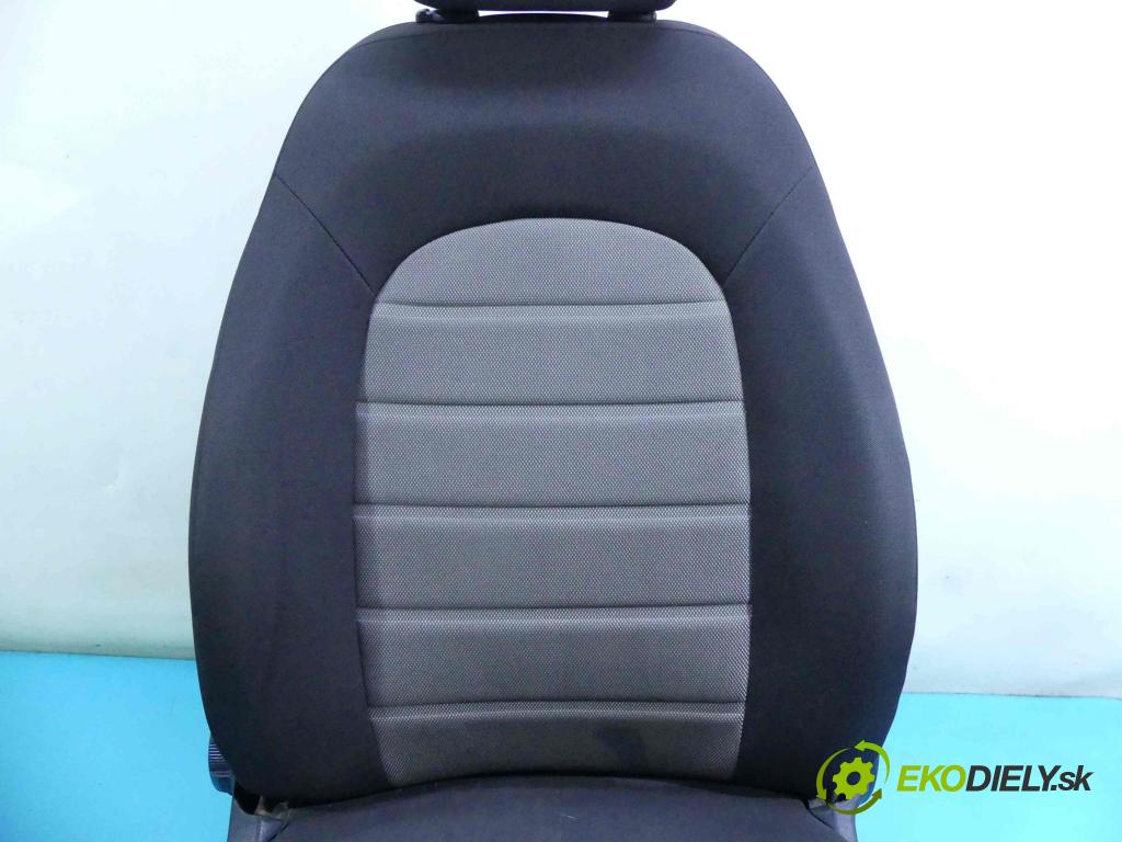 Fiat Bravo II 2007-2014 1.6 jtd 105 HP manual 77 kW 1598 cm3 5- Sedačka pravý  (Sedačky, sedadlá)