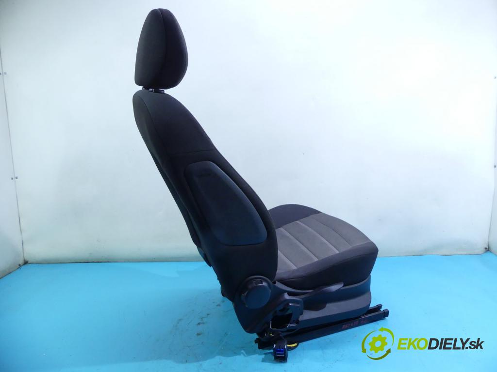 Fiat Bravo II 2007-2014 1.6 jtd 105 HP manual 77 kW 1598 cm3 5- Sedačka pravý  (Sedačky, sedadlá)