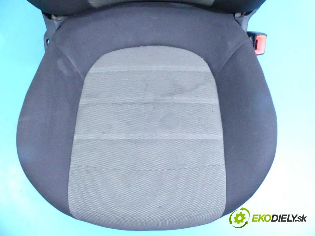 Fiat Bravo II 2007-2014 1.6 jtd 105 HP manual 77 kW 1598 cm3 5- Sedačka pravý  (Sedačky, sedadlá)