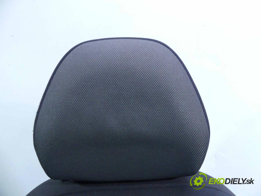 Fiat Bravo II 2007-2014 1.6 jtd 105 HP manual 77 kW 1598 cm3 5- Sedačka pravý  (Sedačky, sedadlá)