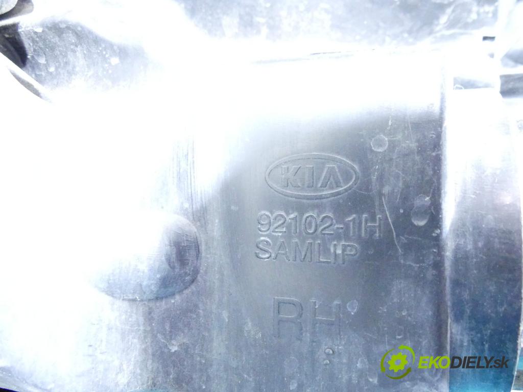 Kia Ceed I 2006-2012 1.6 crdi 116 HP manual 85 kW 1582 cm3 5- Reflektor: pravý 92102-1H (Pravé)