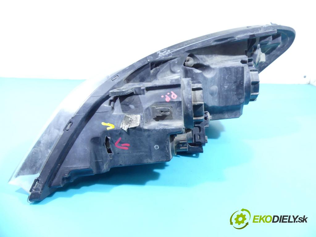 Kia Ceed I 2006-2012 1.6 crdi 116 HP manual 85 kW 1582 cm3 5- Reflektor: pravý 92102-1H (Pravé)