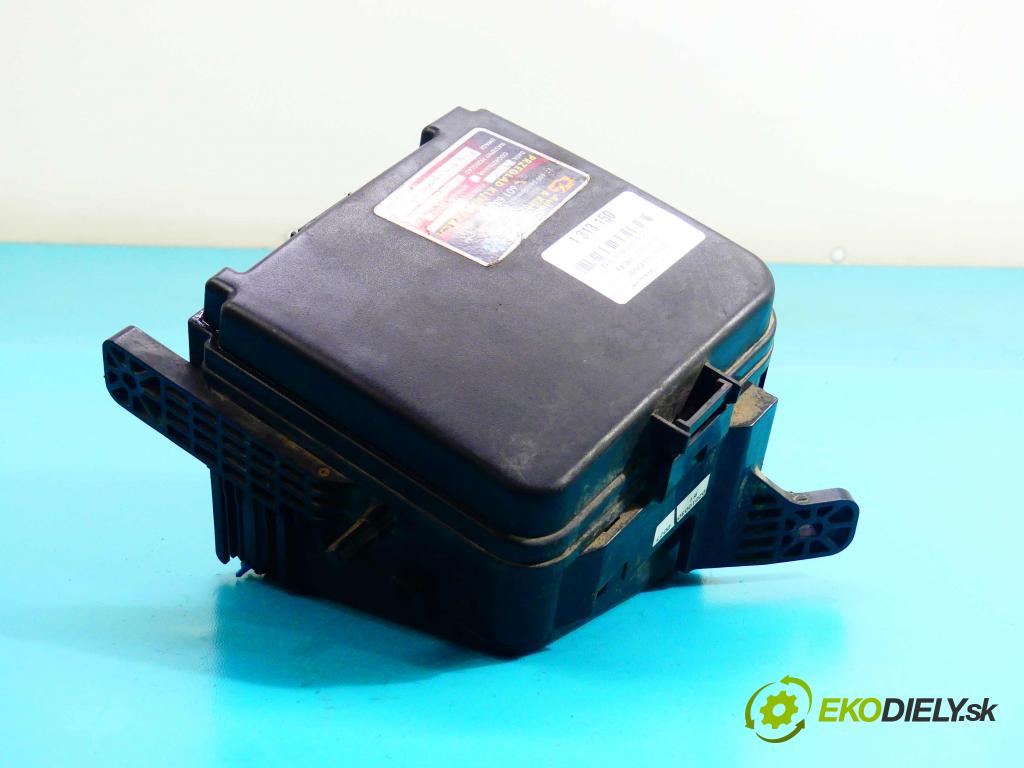 Kia Ceed I 2006-2012 1.6 crdi 116 hp manual 85 kW 1582 cm3 5- skříňka pojistková 91951-0Q000 (Pojistkové skříňky)