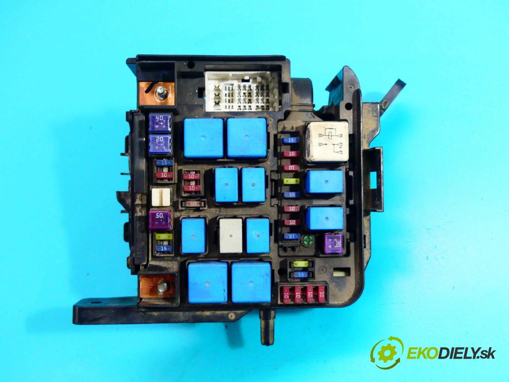 Kia Ceed I 2006-2012 1.6 crdi 116 hp manual 85 kW 1582 cm3 5- skříňka pojistková 91951-0Q000 (Pojistkové skříňky)