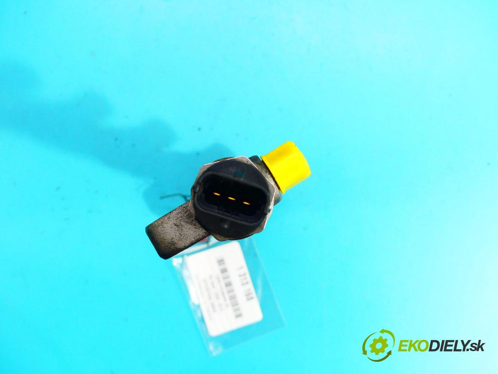 Kia Ceed I 2006-2012 1.6 crdi 116 HP manual 85 kW 1582 cm3 5- lišta vstrekovacia 0281002863 (Vstrekovacie lišty)