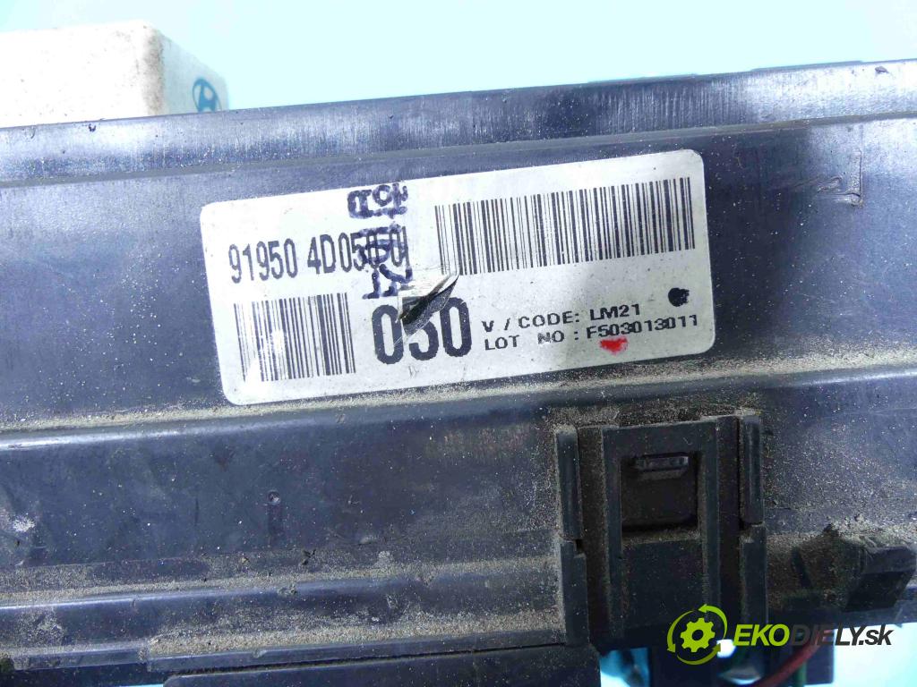 Kia Carnival II 2005-2014 2.9 crdi 185 hp automatic 136 kW 2902 cm3 5- skříňka pojistková 91950-4D050 (Pojistkové skříňky)