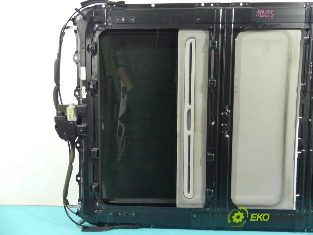 Kia Carnival II 2005-2014 2.9 crdi 185 hp automatic 136 kW 2902 cm3 5- Střešní okno:  (Okna karoserie)