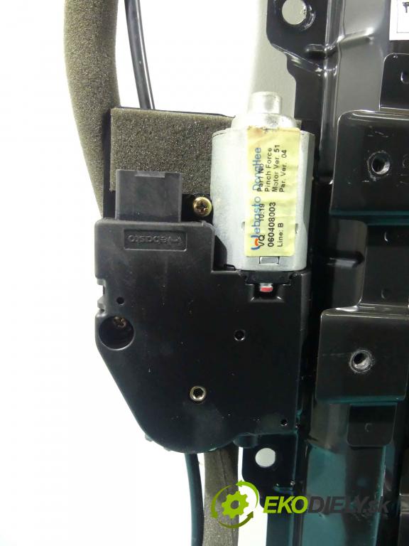 Kia Carnival II 2005-2014 2.9 crdi 185 hp automatic 136 kW 2902 cm3 5- Střešní okno:  (Okna karoserie)