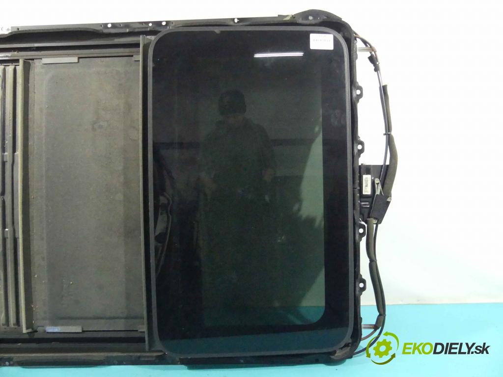 Kia Carnival II 2005-2014 2.9 crdi 185 hp automatic 136 kW 2902 cm3 5- Střešní okno:  (Okna karoserie)