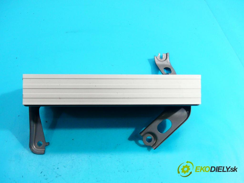 Lexus RX II 2003-2008 3.3 V6 232KM automatic 171 kW 3302 cm3 5- Zesilovač: 86280-0E021 (Zosilňovače)